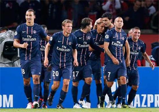 多怀揣足球 多怀揣足球