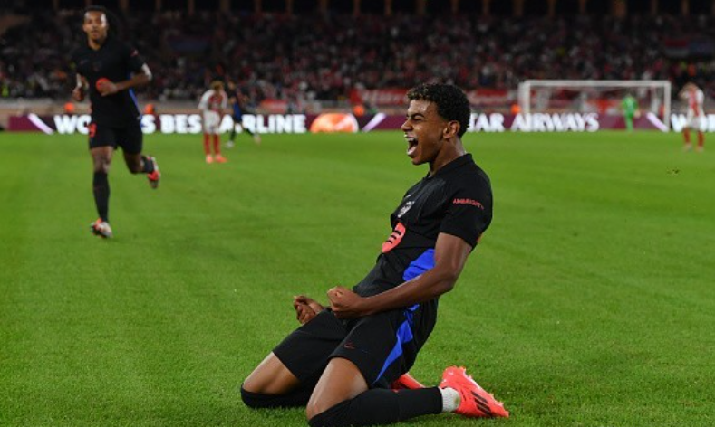 也为她提供 也为她提供