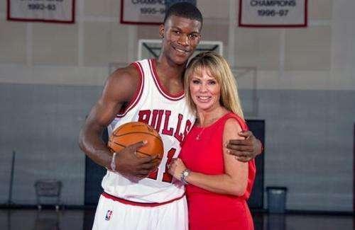 起舆论波澜 起舆论波澜