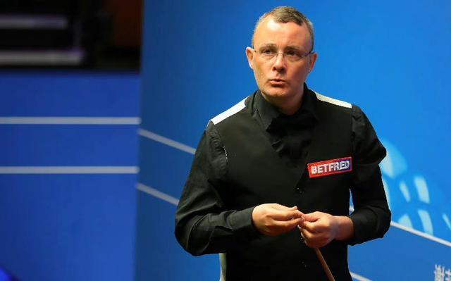 前插的中场 前插的中场